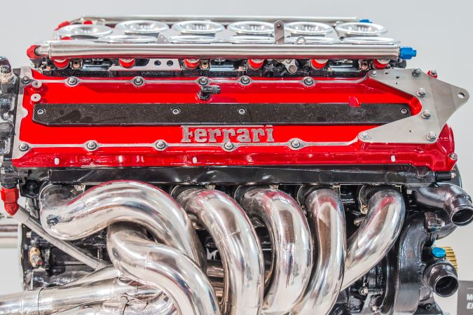 Ferrari ha estado con la fabricación de motores de todo tipo, desde V12 hasta híbridos V6.