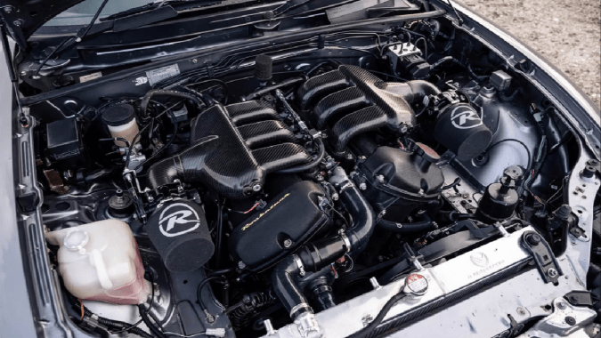 El Rocketeer MXV6 viene con un motor Jaguar V6.