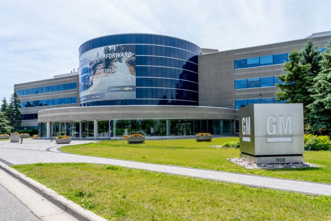 Chevrolet y Cadillac enfrentan desafíos comerciales