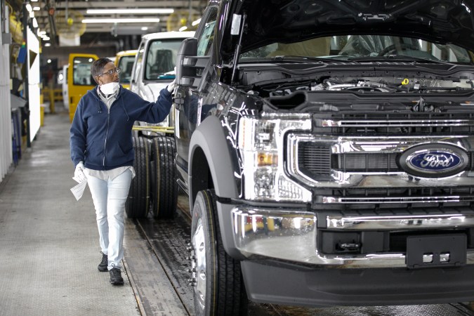 Ford soluciona fallas en cámaras de reversa