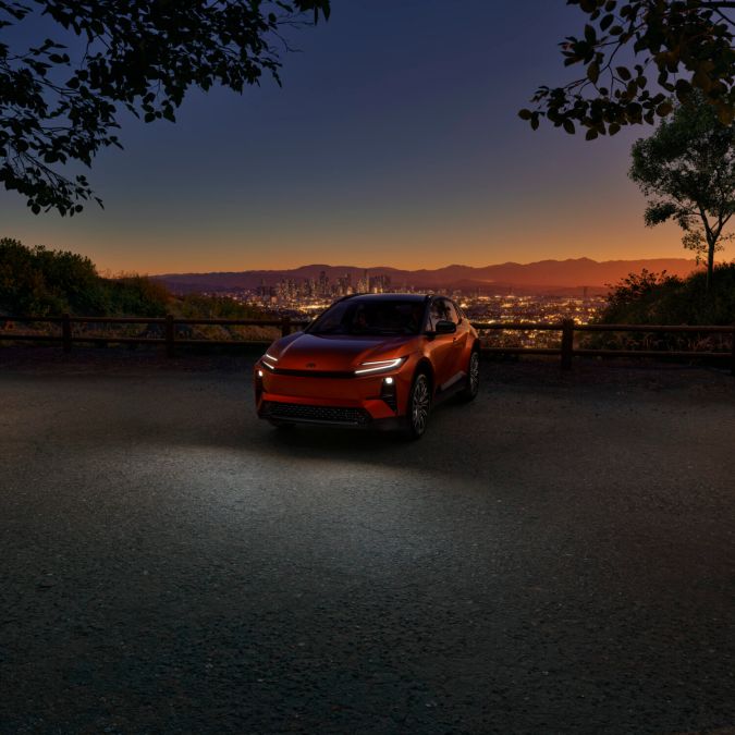 Toyota lanza el C-HR 2026 tiene un diseño renovado.