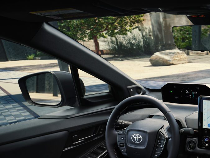 Toyota bZ 2026 tiene un interior más espacioso.