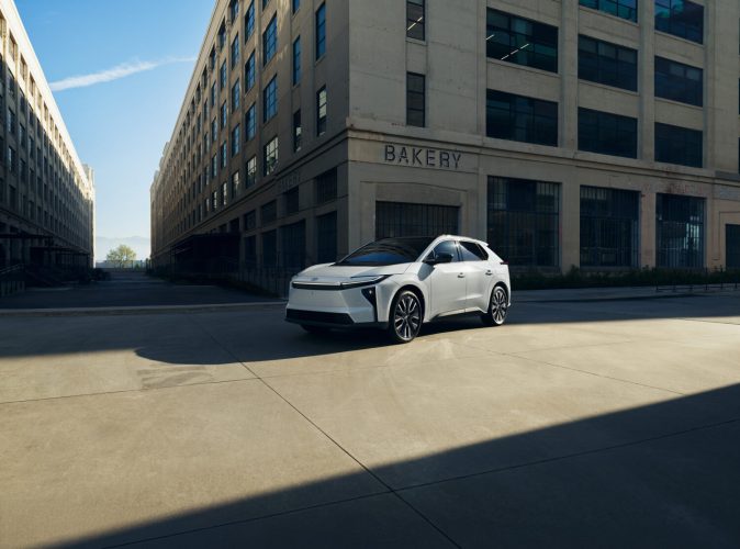 Toyota bZ 2026 tiene una autonomía base de 236 millas y la tope de gama con 314 millas.