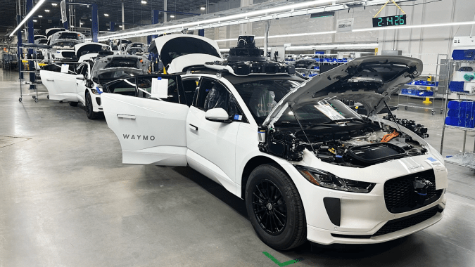 Waymo expande su producción en Arizona con Magna