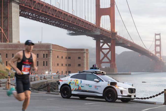 Magna ensamblará vehículos autónomos de Waymo en Mesa, Arizona