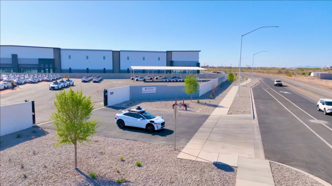 Waymo y Magna producirán autos autónomos en EE.UU.