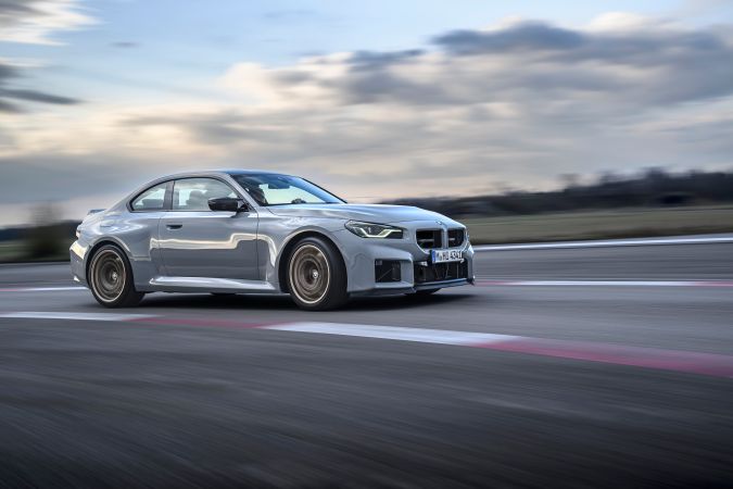 BMW M2 CS 2026 tiene elementos optimizados para más rápidez en curvas.