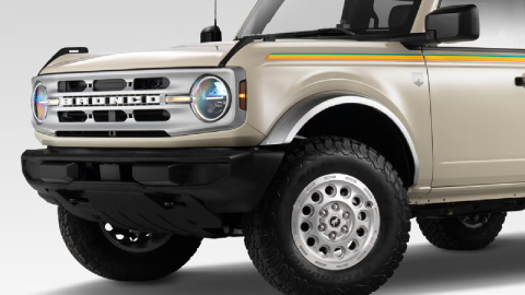 Ford Bronco Coastal pack viene equipada con todo lo relacionado a un viaje a la playa.
