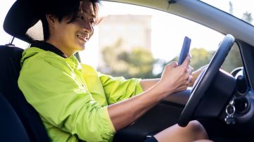 uso del teléfono al volante