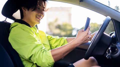 uso del teléfono al volante