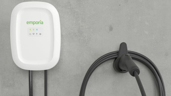 El cargador de pared para carros de Emporia ofrece gran calidad y eficiencia.