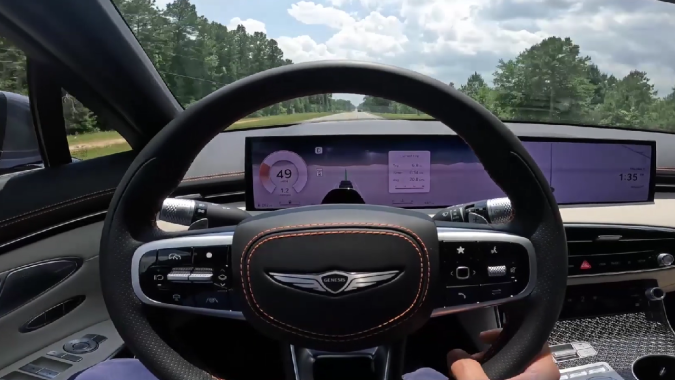 La Genesis GV70 2026 tiene un buen sistema de conducción sin manos.