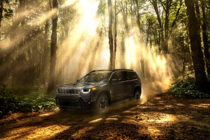 Jeep Cherokee 2026 llegará con nuevo sistema de propulsión.