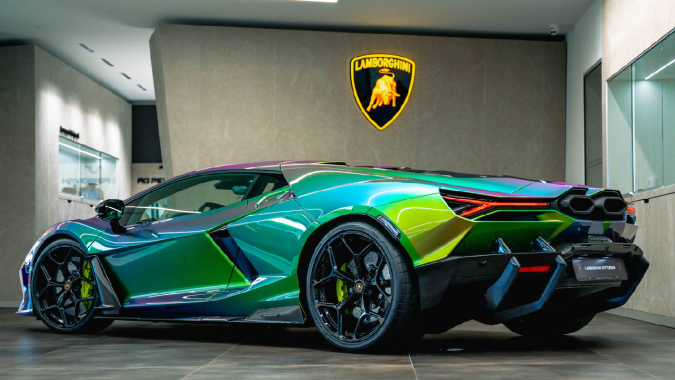 El Lamborghini Revuelto genera unos 1,001 caballos de fuerza.