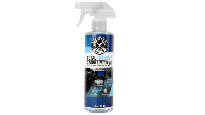 Chemical Guys Total Interior tiene todo lo que se necesita para limpiar el interior del auto.