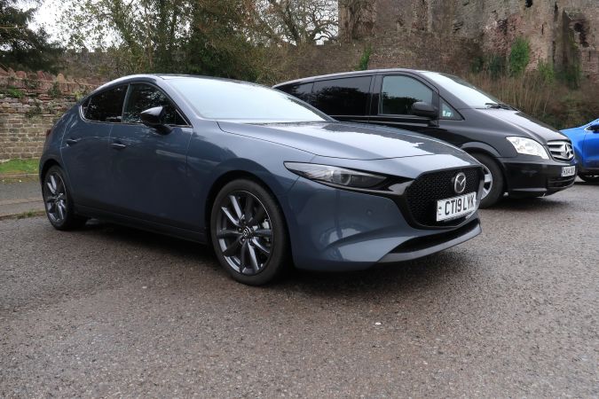 El Mazda 3 destaca por sus sistemas de seguridad.