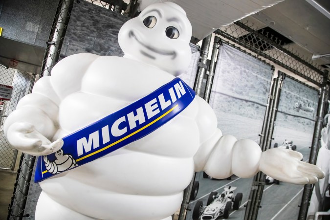 La mascota Michelin es una de las más representativas en el mundo de los automóviles.
