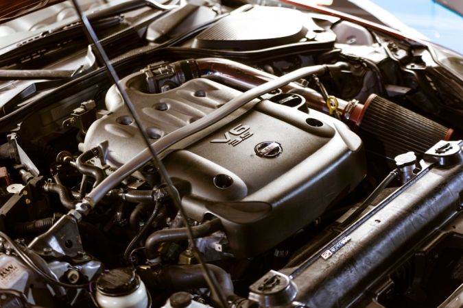 Vista de un motor de auto en perfectas condiciones