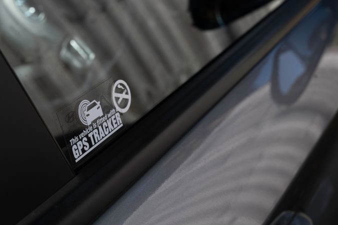 Los rastreadores GPS son indispensables en flotas de vehículos.