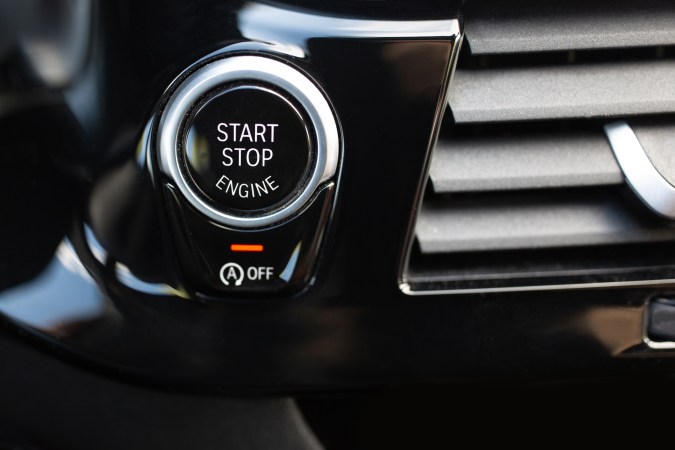 El sistema start/stop reduce las emisiones de carbono y ahorra combustible.