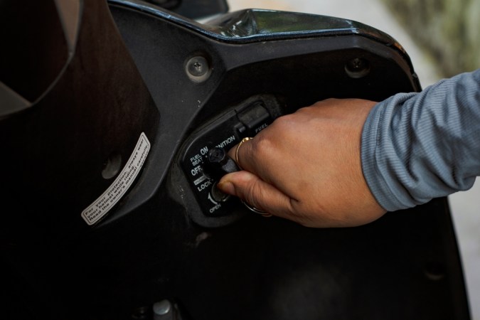 Evita fallos eléctricos: apaga el switch de tu moto siempre