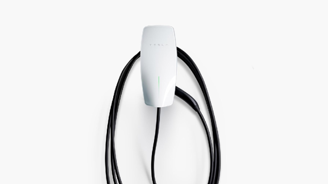 El Tesla Universal Charger ofrece varios tipos de conectores para diferentes marcas.