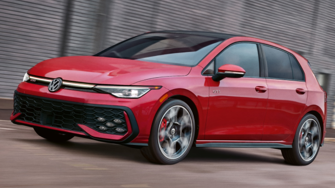 Volkswagen GTI 2025 destaca por su motor de 241 caballos de fuerza.