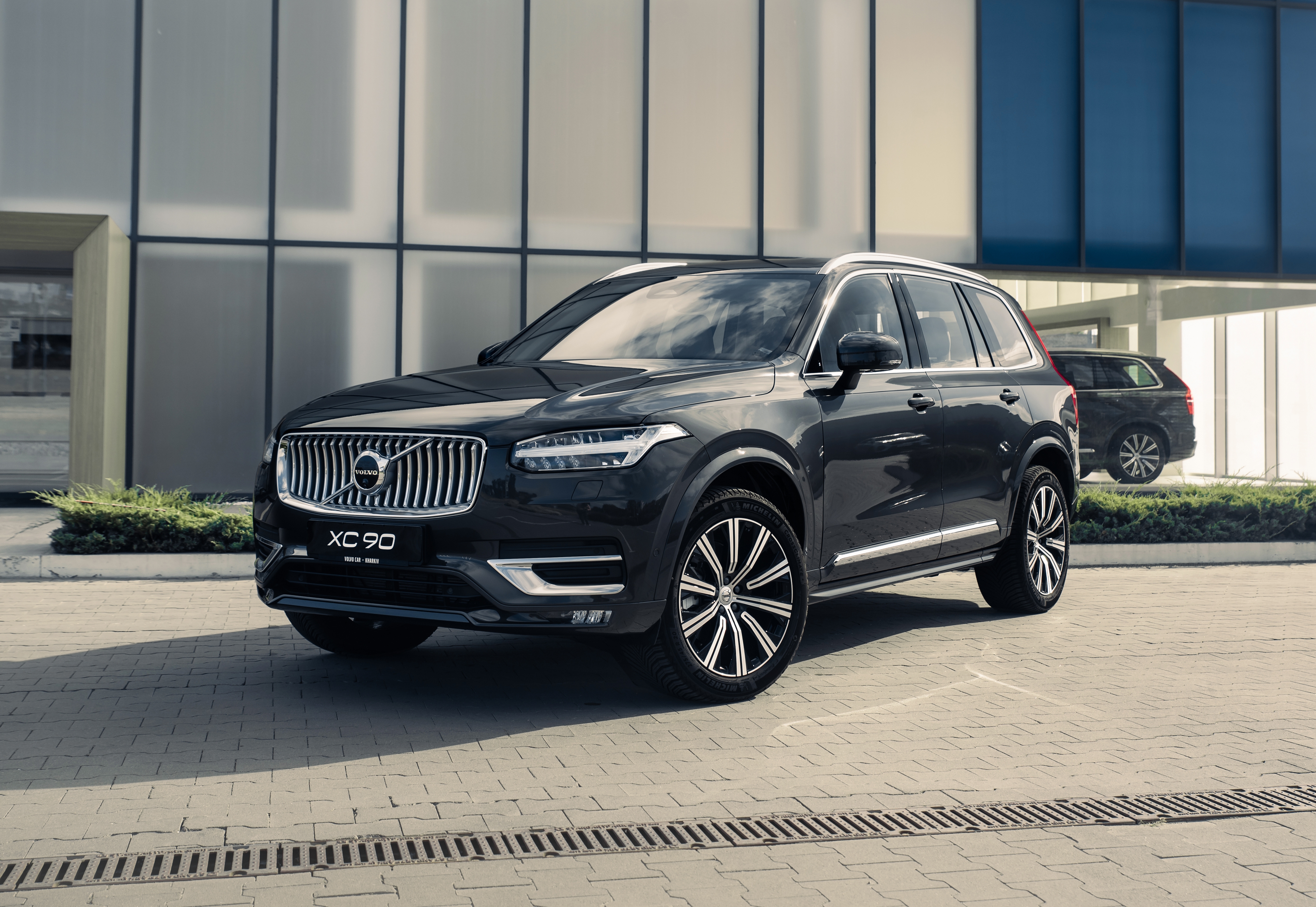 Volvo XC90.