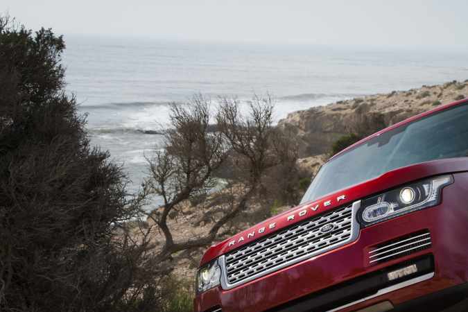 Fallo crítico en 92,000 vehículos Jaguar Land Rover alerta a propietarios.