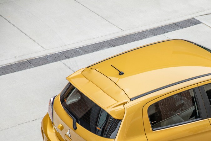 Mitsubishi Mirage: Eficiencia y bajo costo para el día a día.