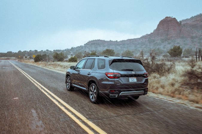 Honda retira 259,000 vehículos en EE.UU. por fallo en frenos de Pilot, TLX y MDX.
