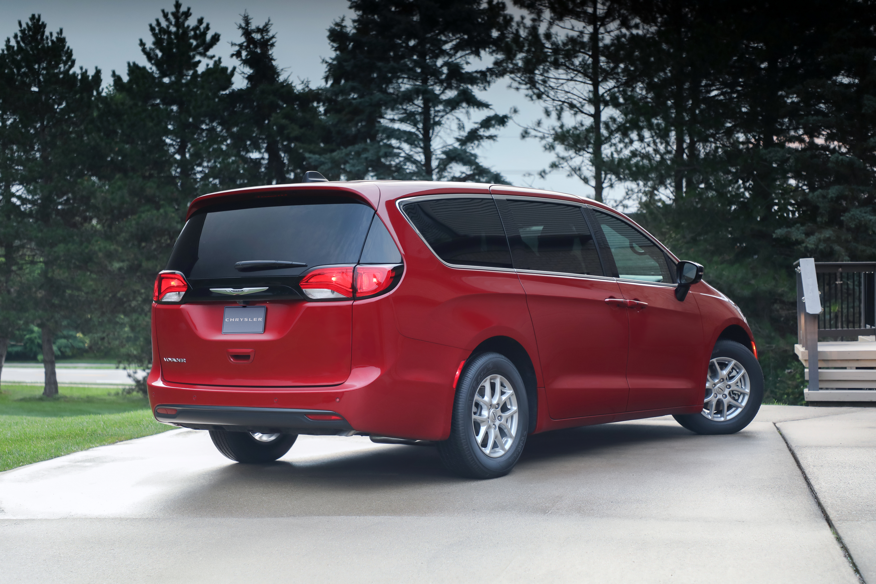 Chrysler Voyager 2022-2025 en retiro por defectos en airbags.