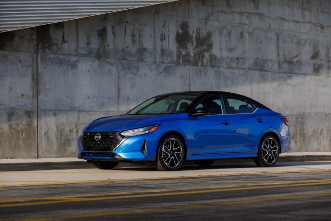 Nissan Sentra: Seguridad y diseño en un sedán asequible.