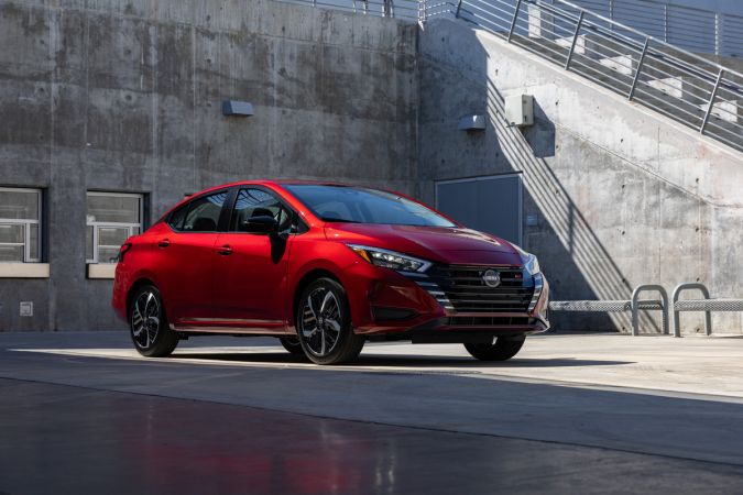 Nissan Versa 2025: Espacio y tecnología a precio accesible.