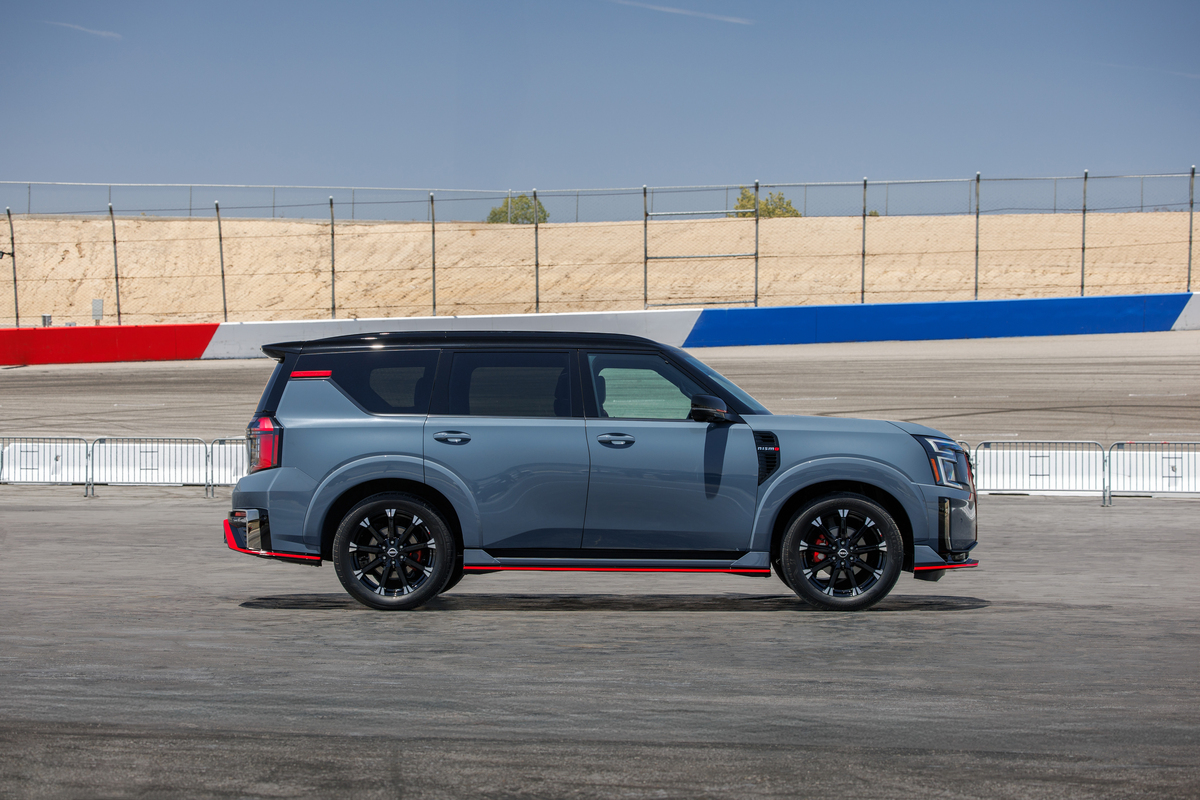 Descubre la Armada NISMO 2026 con diseño agresivo y lujo interior.
