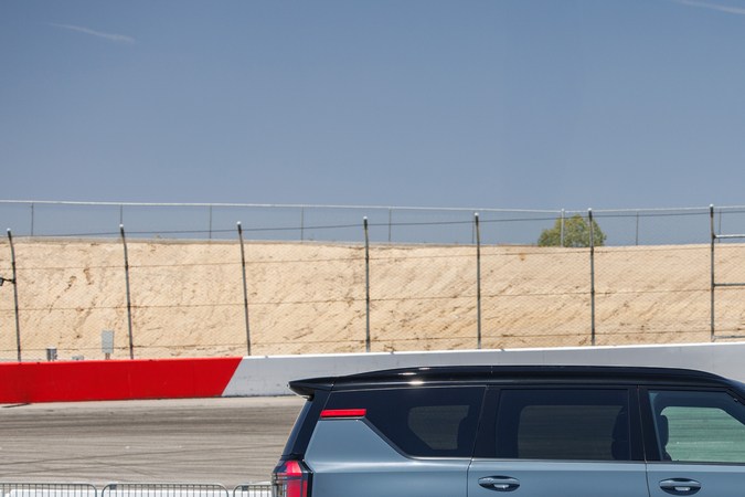 Descubre la Armada NISMO 2026 con diseño agresivo y lujo interior.