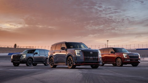 Nissan Armada NISMO 2026: motor twin-turbo y manejo dinámico.