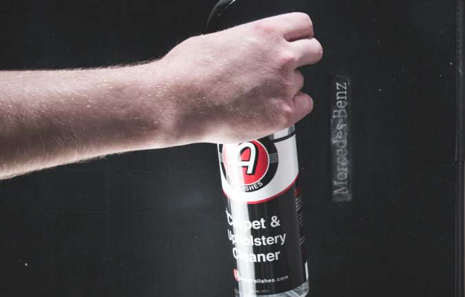 Los limpiadores de tapizado más recomendados para tela y vinilo.