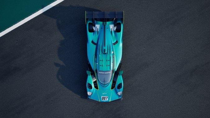 Aston Martin Valkyrie LM tiene todos los elementos de la versión de competición.