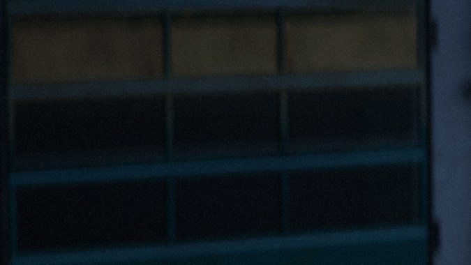 Aston Martin Valkyrie LM muestra todas las características de un auto de competición.