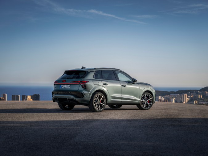 Audi Q3 2026 tiene un perfil deportivo para mayor eficiencia.