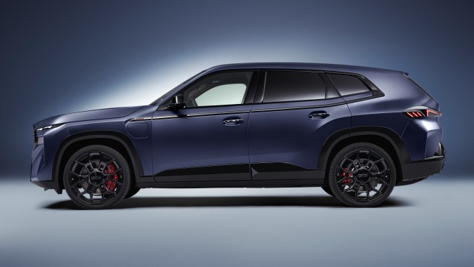 BMW XM 2026 tiene nuevos colores exteriores.