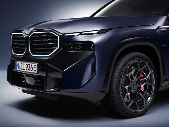 BMW XM 2026 tiene más potencia con 748 caballos de fuerza.