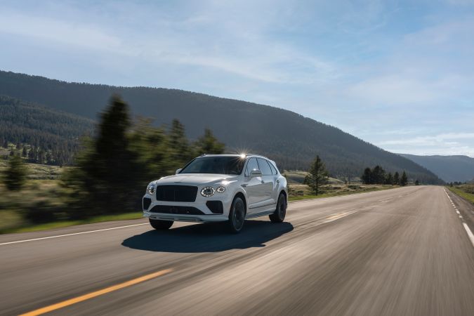 Bentley Bentayga Speed 2026 tiene un motor V8 biturbo.