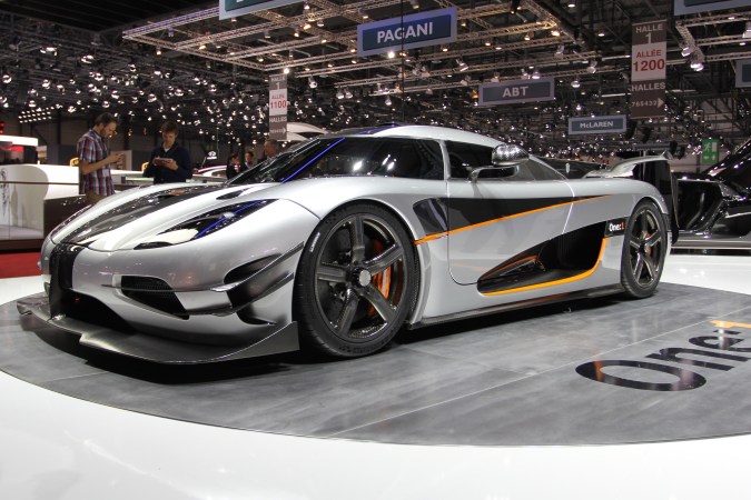 Koenigsegg One es uno de los autos más rápidos que existen.