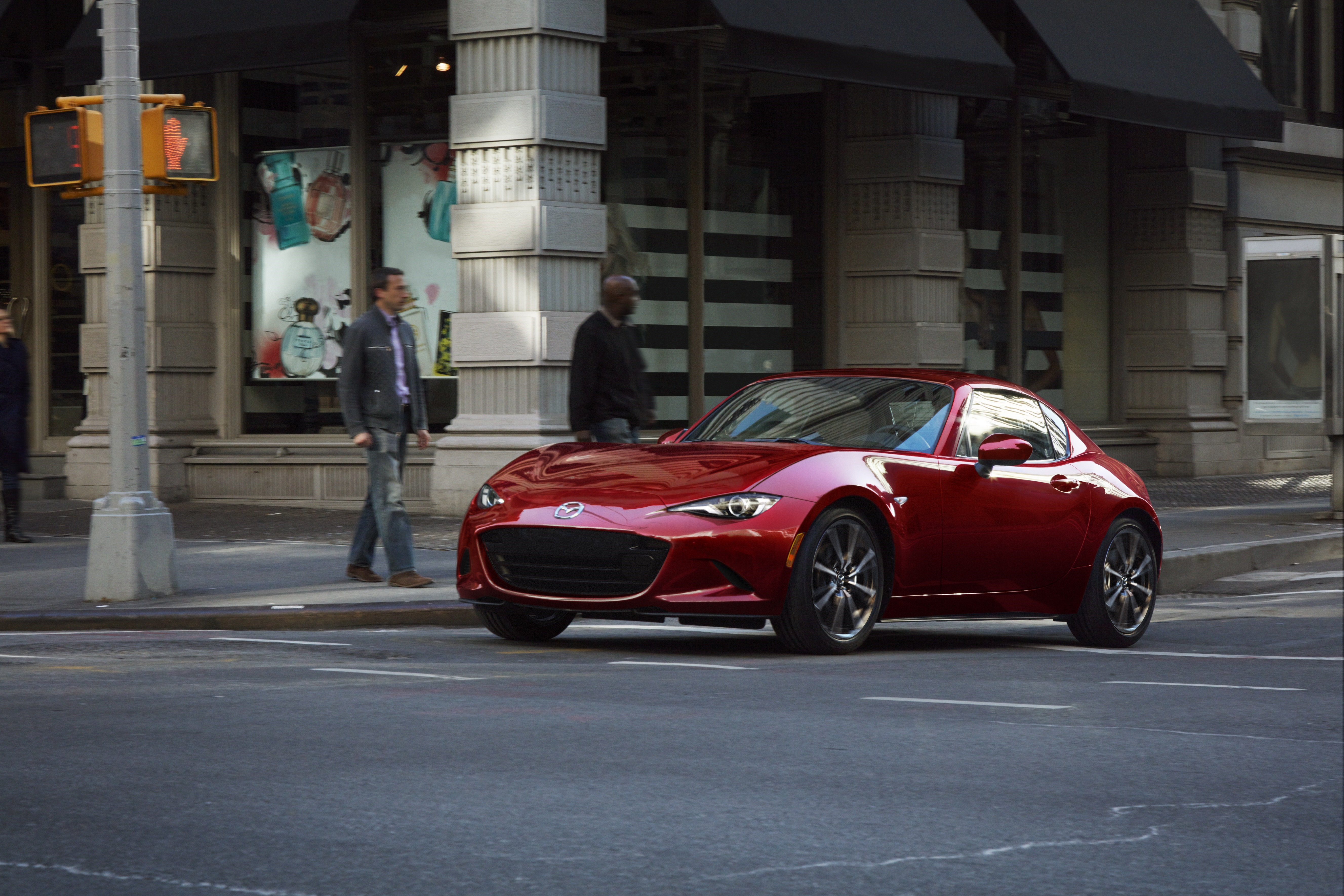 MX-5 Miata 2024-2025: retiro por problemas en estabilidad dinámica.