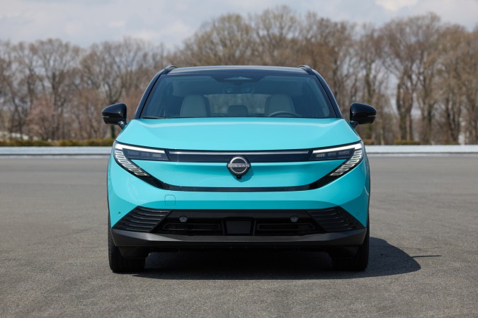Nissan Leaf 2026 tiene un diseño más moderno y atemporal.