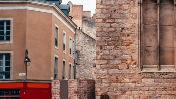 Porsche 963 RSP tiene pintura plata Martini en vez de vinilo.