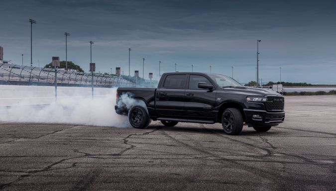 Ram 1500 2026 vuelve con motor HEMI después de dos años de ausencia.
