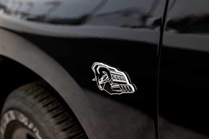 Ram 1500 2026 presenta nuevo logo para los motores HEMI.